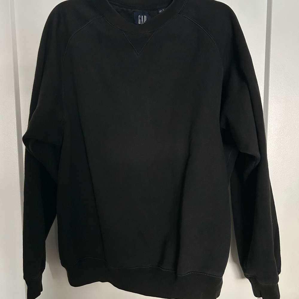 GAP Men's Classic Black Crewneck Sweater